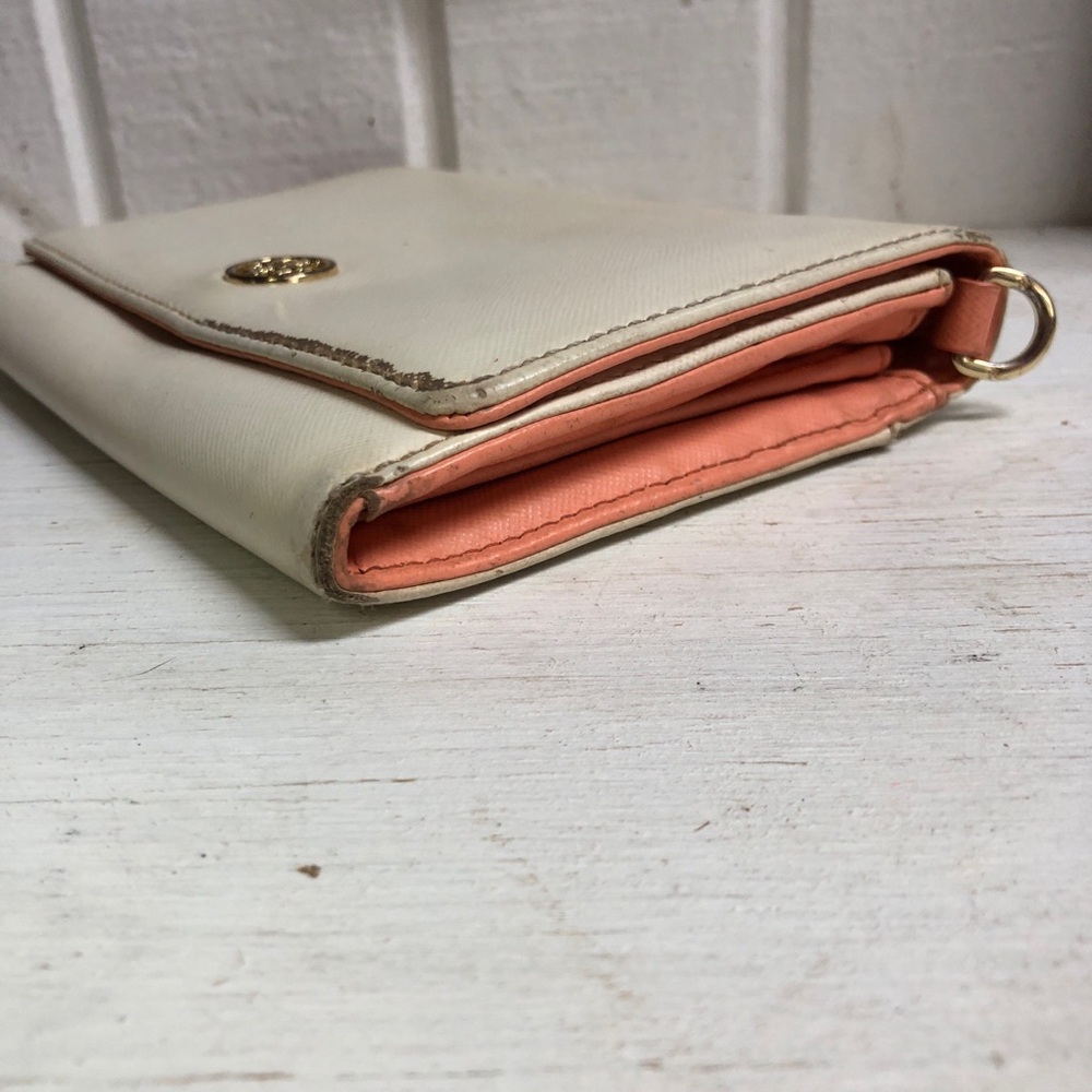 Tory Burch Robinson Cream Saffiano Leather Wallet On A Chain with Gold Logo - Picture 5 of 14